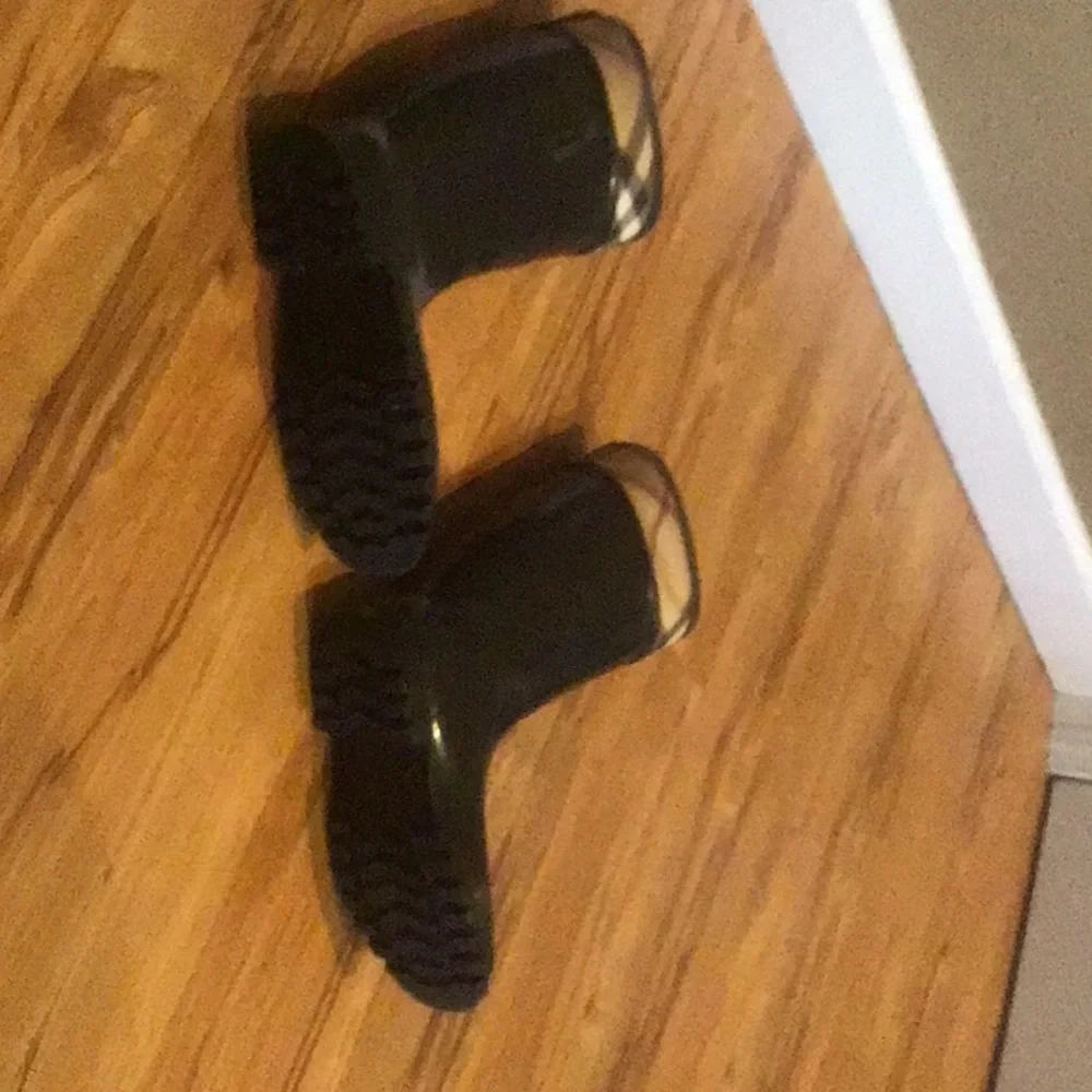 Burberry - Picture 3 of 5